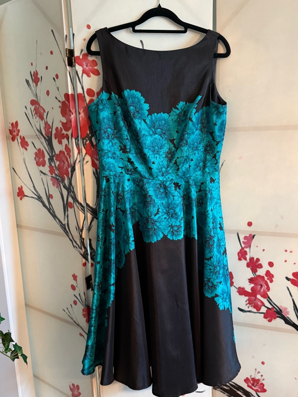 DB Established 1962 (Dressbarn) elegant teal and black floral fit-and flare dres